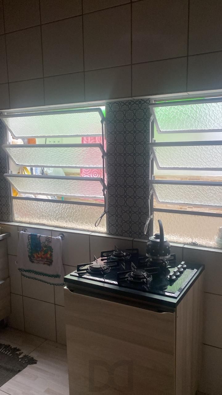 Casa de Esquina à Venda na Restinga – Imóvel Dividido em Duas Residências — foto 4