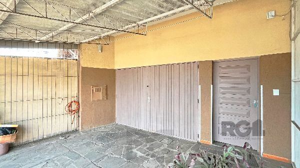 Predio em Porto Alegre, no bairro Hípica, e 0 banheiros, à venda. — foto 2