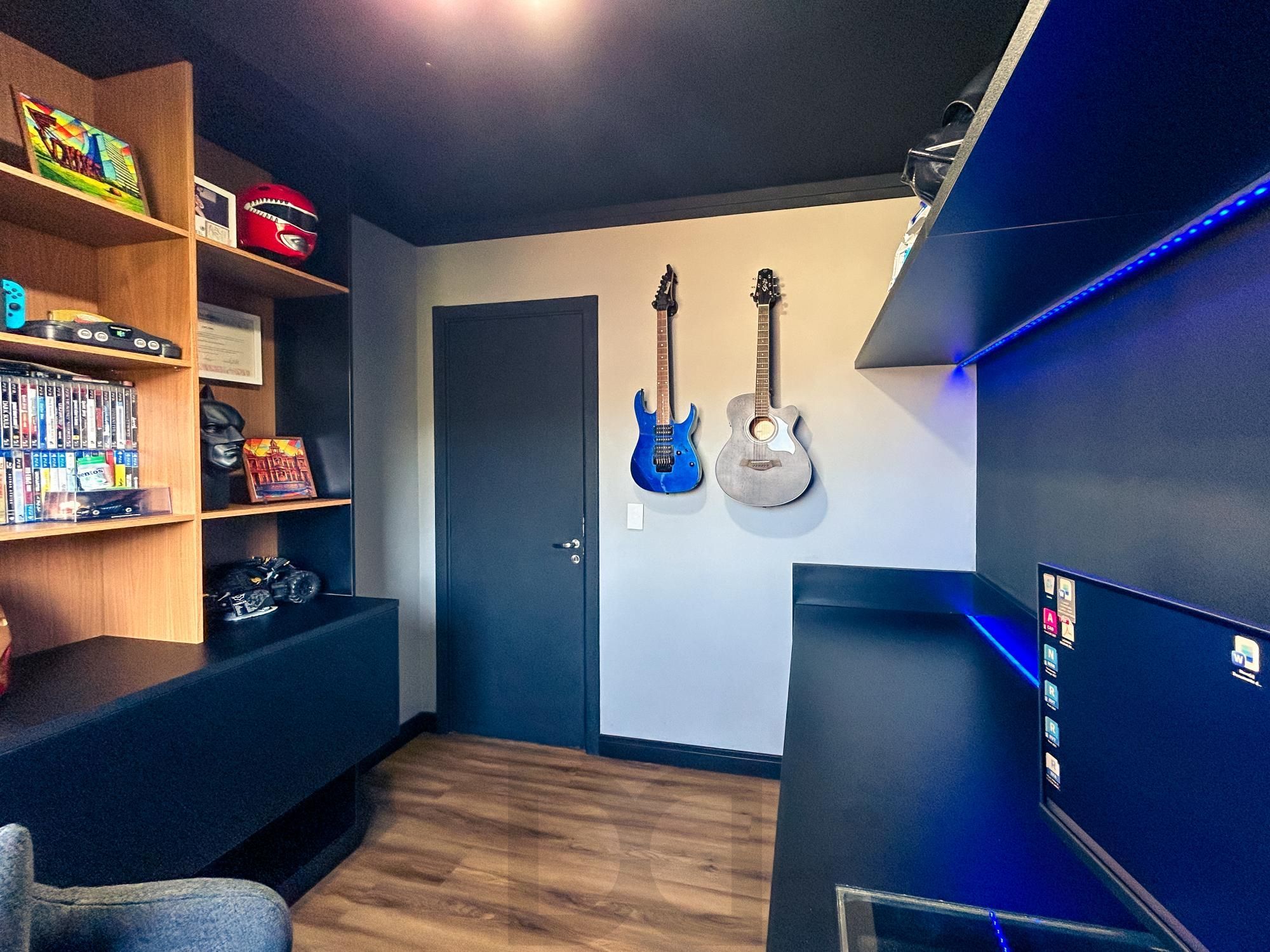 Apartamento mobiliado de 2 dormitórios com 1 suíte no bairro Cristal — foto 23