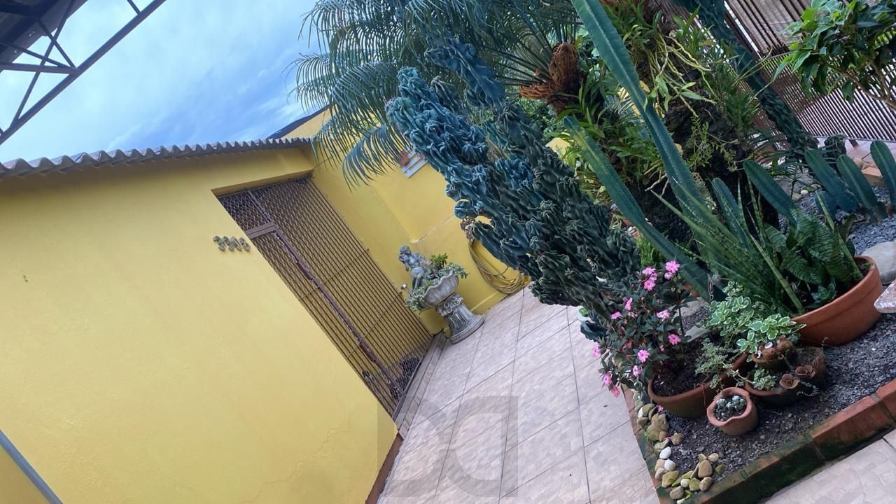 Casa de Esquina à Venda na Restinga – Imóvel Dividido em Duas Residências — foto 2