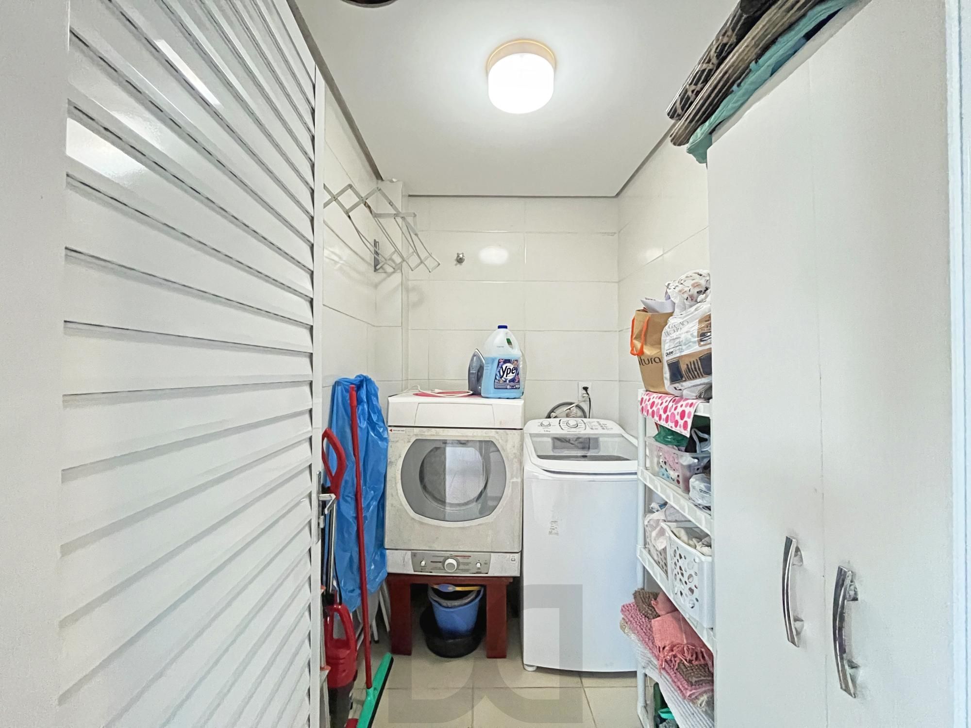 Casa para Venda - 270m², 3 dormitórios, sendo 1 suites, 2 vagas - Guarujá — foto 39