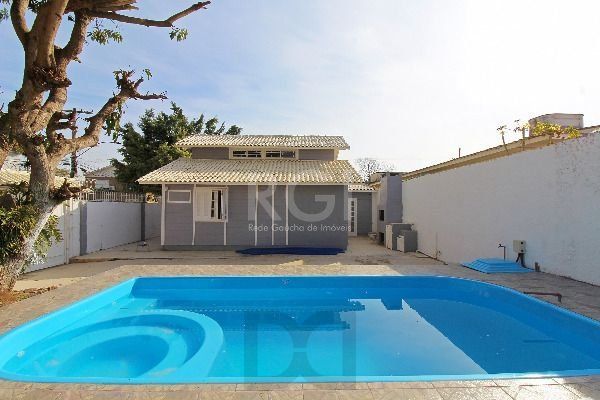 Casa para Venda - 101m², 3 dormitórios, sendo 1 suites, 3 vagas - Guarujá — foto 1
