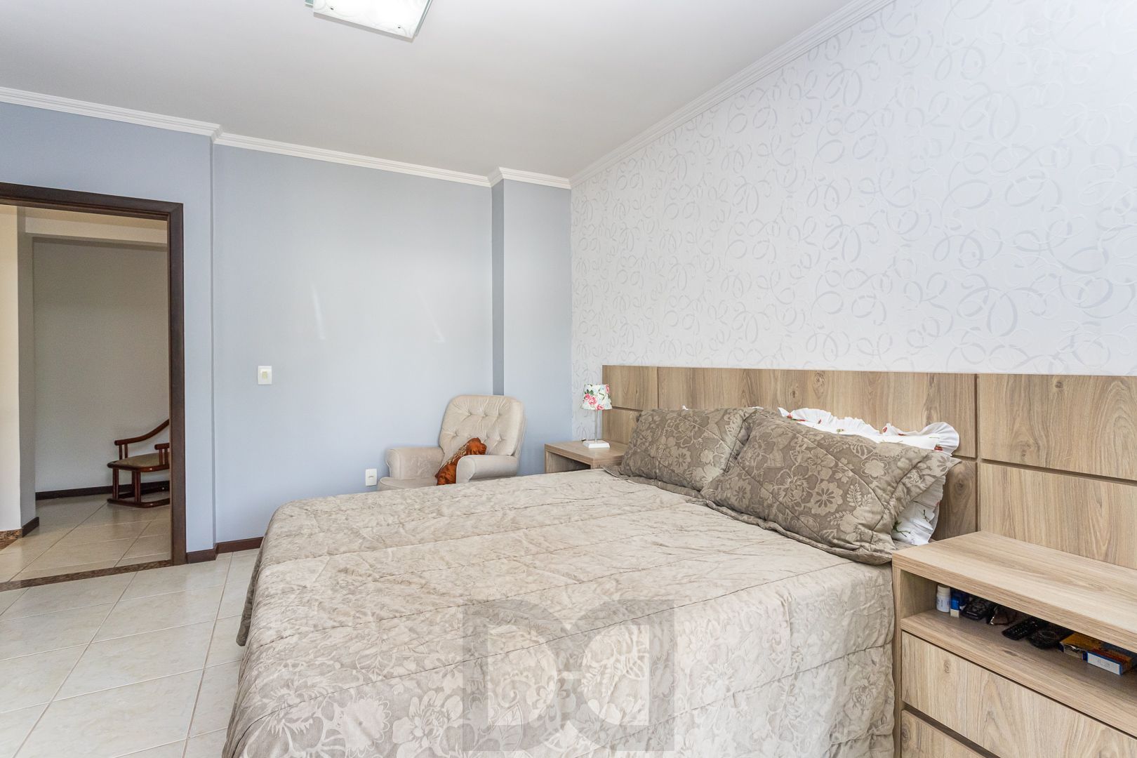 Casa de 272m², 4 dormitórios, 2 suítes e 4 vagas de garagem, no bairro Ipanema, próxima à orla do Guaíba. — foto 23