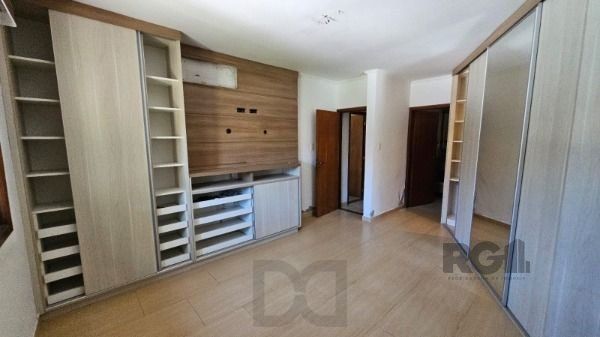 Casa térrea 3 dormitórios + escritório espaço gourmet e piscina terreno 11,00 x 40,00 bairro Camaquã ! — foto 13