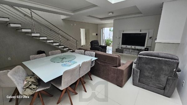 Casa em Porto Alegre, no bairro Hípica, com 3 dormitório(s), e 3 banheiros, à venda. — foto 9