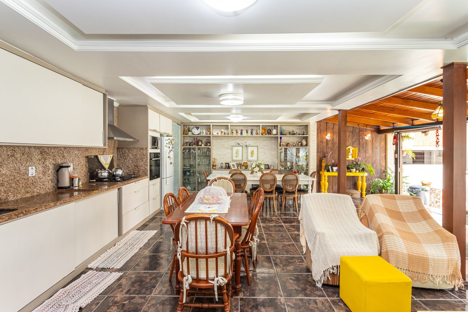 Casa de 272m², 4 dormitórios, 2 suítes e 4 vagas de garagem, no bairro Ipanema, próxima à orla do Guaíba. — foto 65