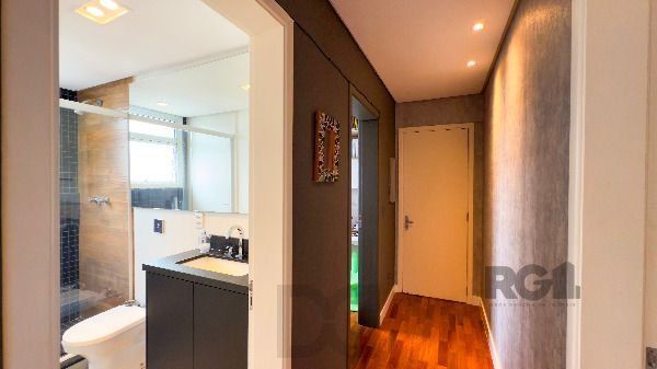 Apartamento em Porto Alegre, no bairro Rio Branco, com 3 dormitório(s), e 3 banheiros, à venda. — foto 11