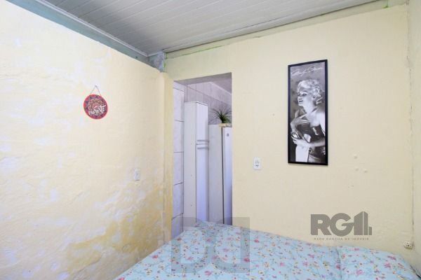 Casa em Porto Alegre, no bairro Jardim Itu, com 2 dormitório(s), e 2 banheiros, à venda. — foto 8