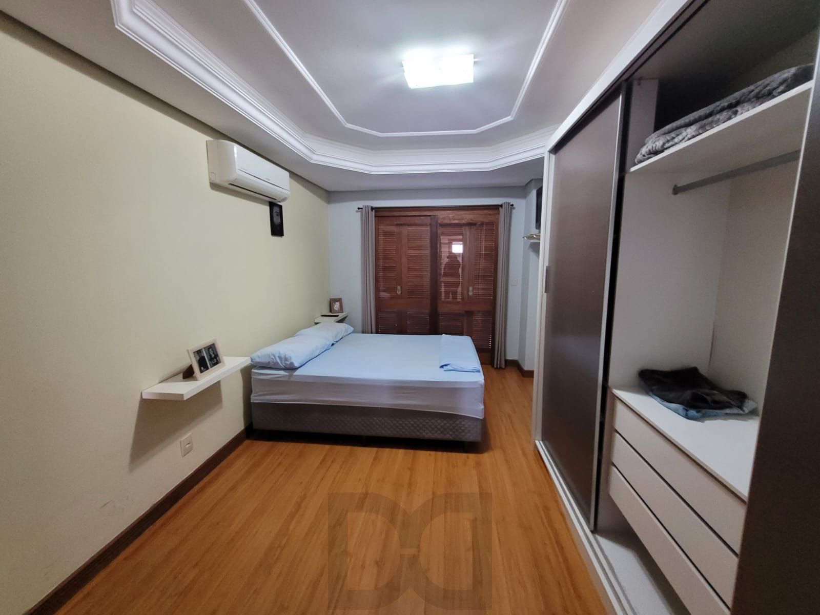 Casa Mobiliada com 3 Dormitórios à Venda — foto 22