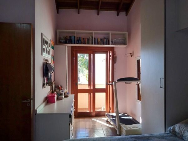 Casa em Porto Alegre, no bairro Teresópolis, com 2 dormitório(s), e 2 banheiros, à venda. — foto 9
