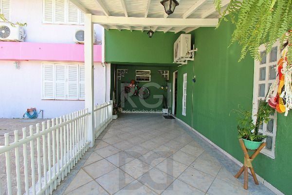 Casa em Porto Alegre, no bairro Ipanema, com 3 dormitório(s), e 3 banheiros, à venda. — foto 4