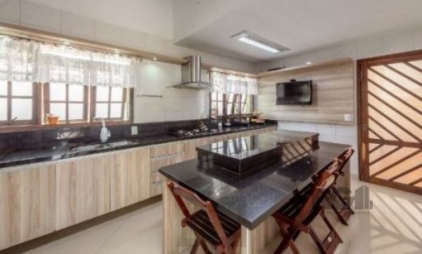 Casa em Porto Alegre, no bairro Aberta dos Morros, com 4 dormitório(s), e 4 banheiros, à venda. — foto 13