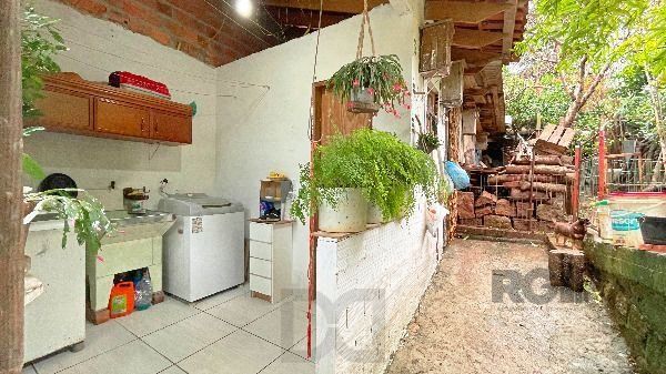 Casa em Porto Alegre, no bairro Ipanema, com 2 dormitório(s), e 2 banheiros, à venda. — foto 14