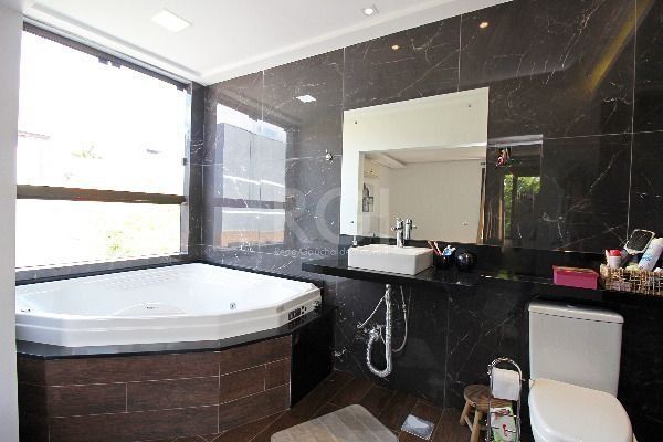 Casa para Venda - 400m², 4 dormitórios, sendo 2 suites, 4 vagas - Guarujá — foto 36