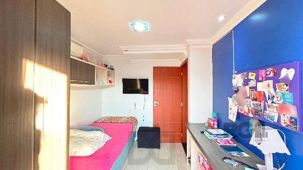 Casa em Porto Alegre, no bairro Hípica, com 3 dormitório(s), e 3 banheiros, à venda. — foto 32