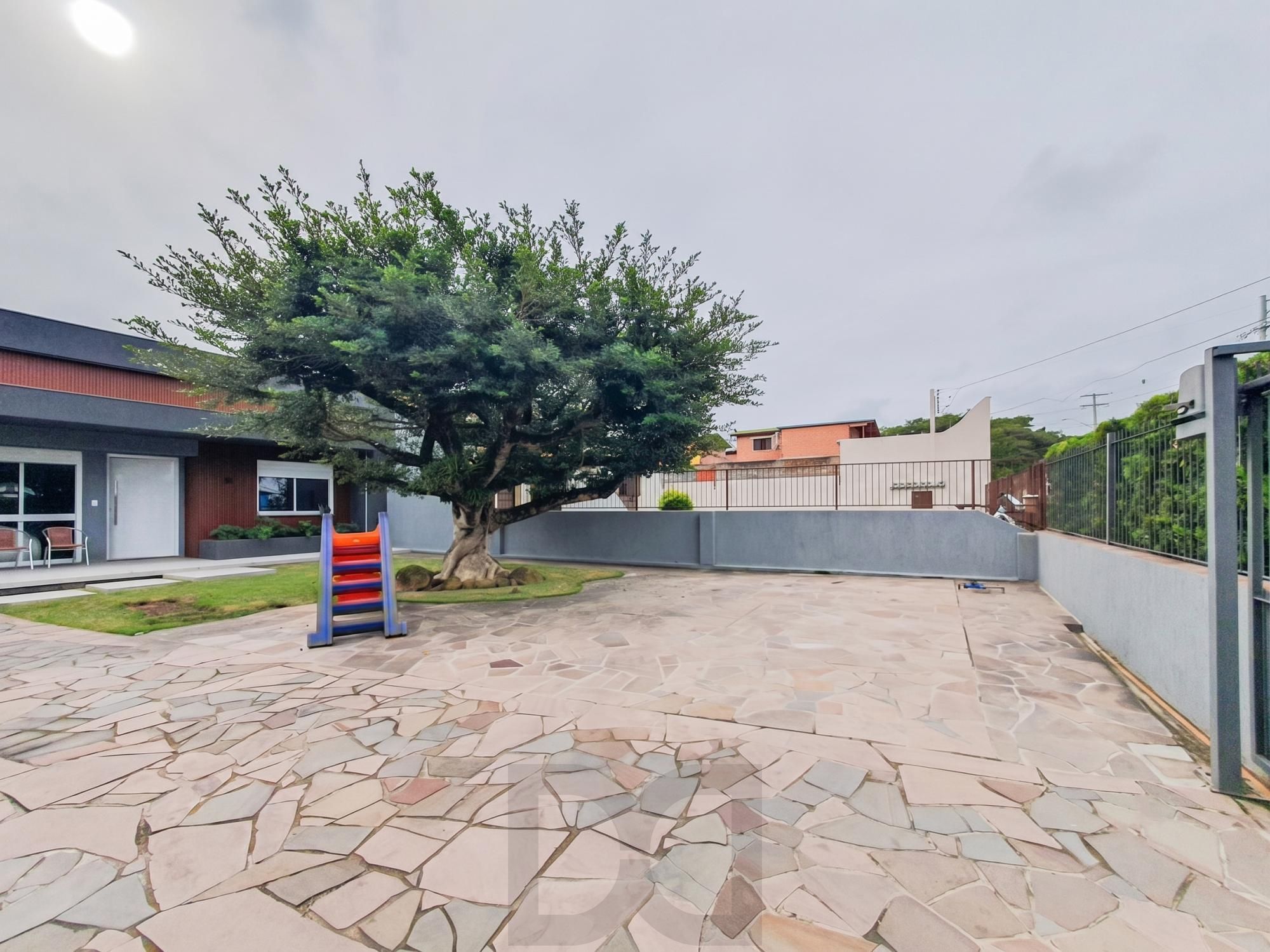 O refúgio perfeito: Casa térrea reformada com piscina e clima de interior! — foto 2