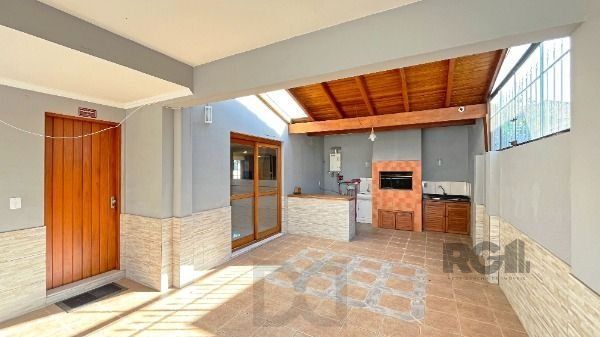 Casa em Porto Alegre, no bairro Espírito Santo, com 3 dormitório(s), e 3 banheiros, à venda. — foto 14