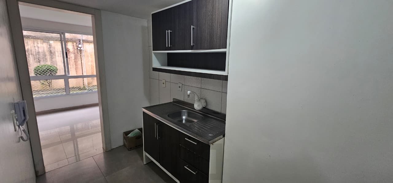 Excelente apartamento térreo 2 dormitórios com vaga de estacionamento — foto 6