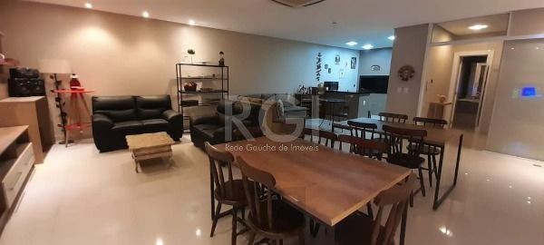 Casa para Venda - 374m², 4 dormitórios, sendo 1 suites, 3 vagas - Guarujá — foto 29