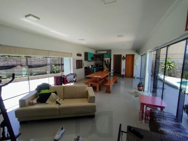 Casa em Porto Alegre, no bairro Hípica, com 3 dormitório(s), e 3 banheiros, à venda. — foto 20