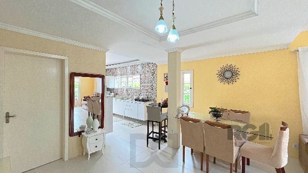 Casa em Porto Alegre, no bairro Hípica, com 2 dormitório(s), e 2 banheiros, à venda. — foto 8