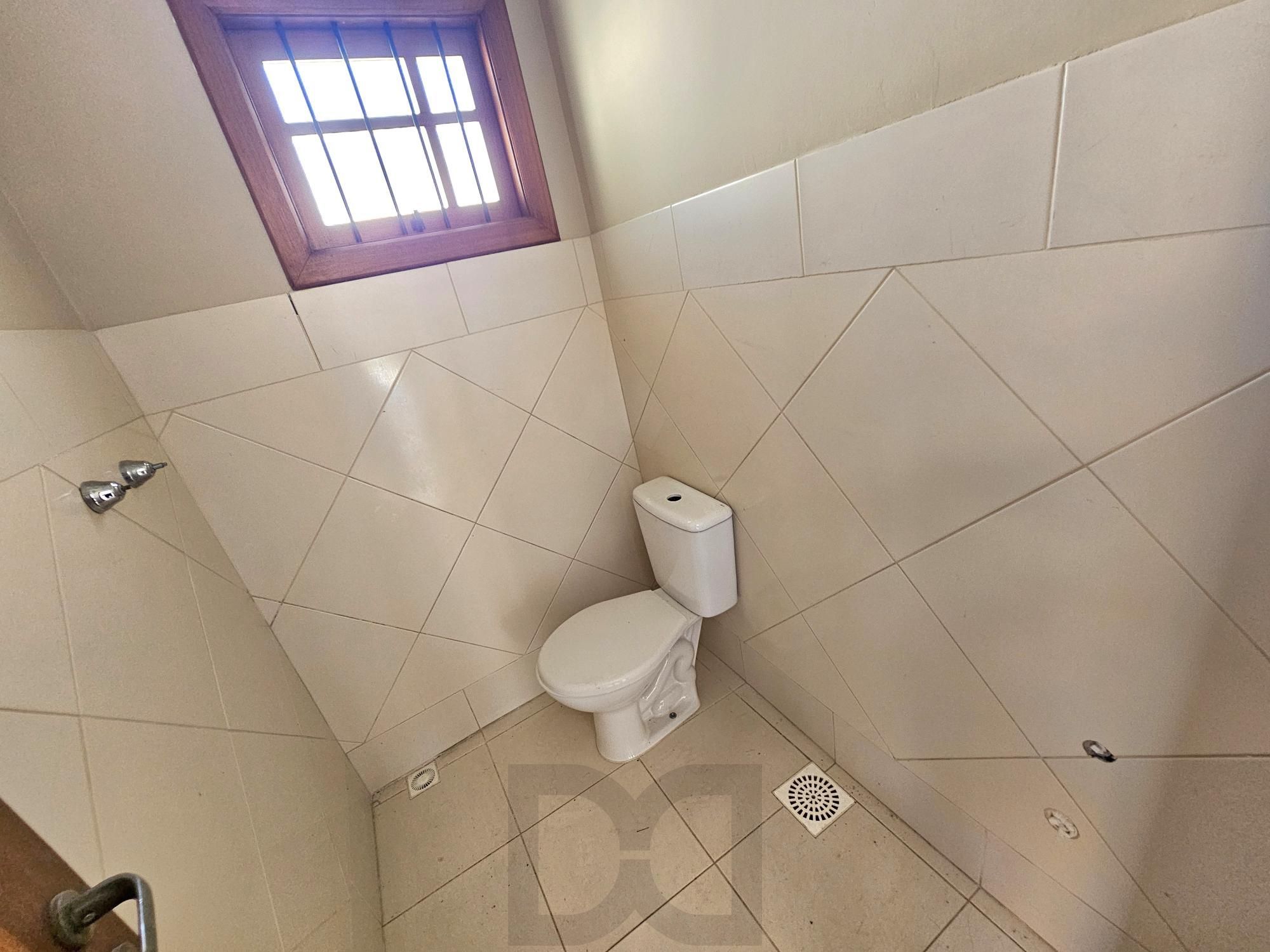 Sobrado 3 dormitórios com lareira, churrasqueira, piscina, 4 vagas garagem com 196,00m² de área construída no bairro Hípica ! — foto 20