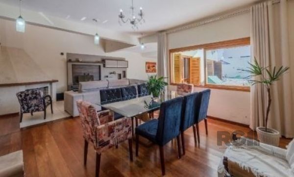 Casa em Porto Alegre, no bairro Aberta dos Morros, com 4 dormitório(s), e 4 banheiros, à venda. — foto 3