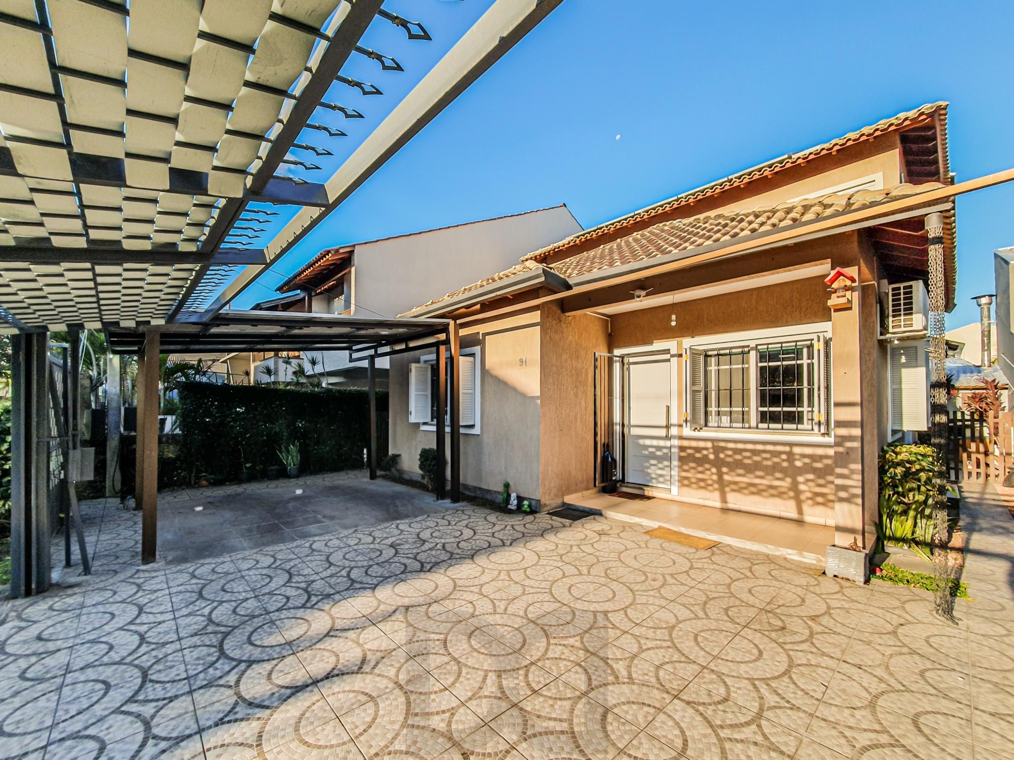Casa térrea no bairro Hípica, com 5 dormitório(s), e 5 banheiros, à venda. — foto 1
