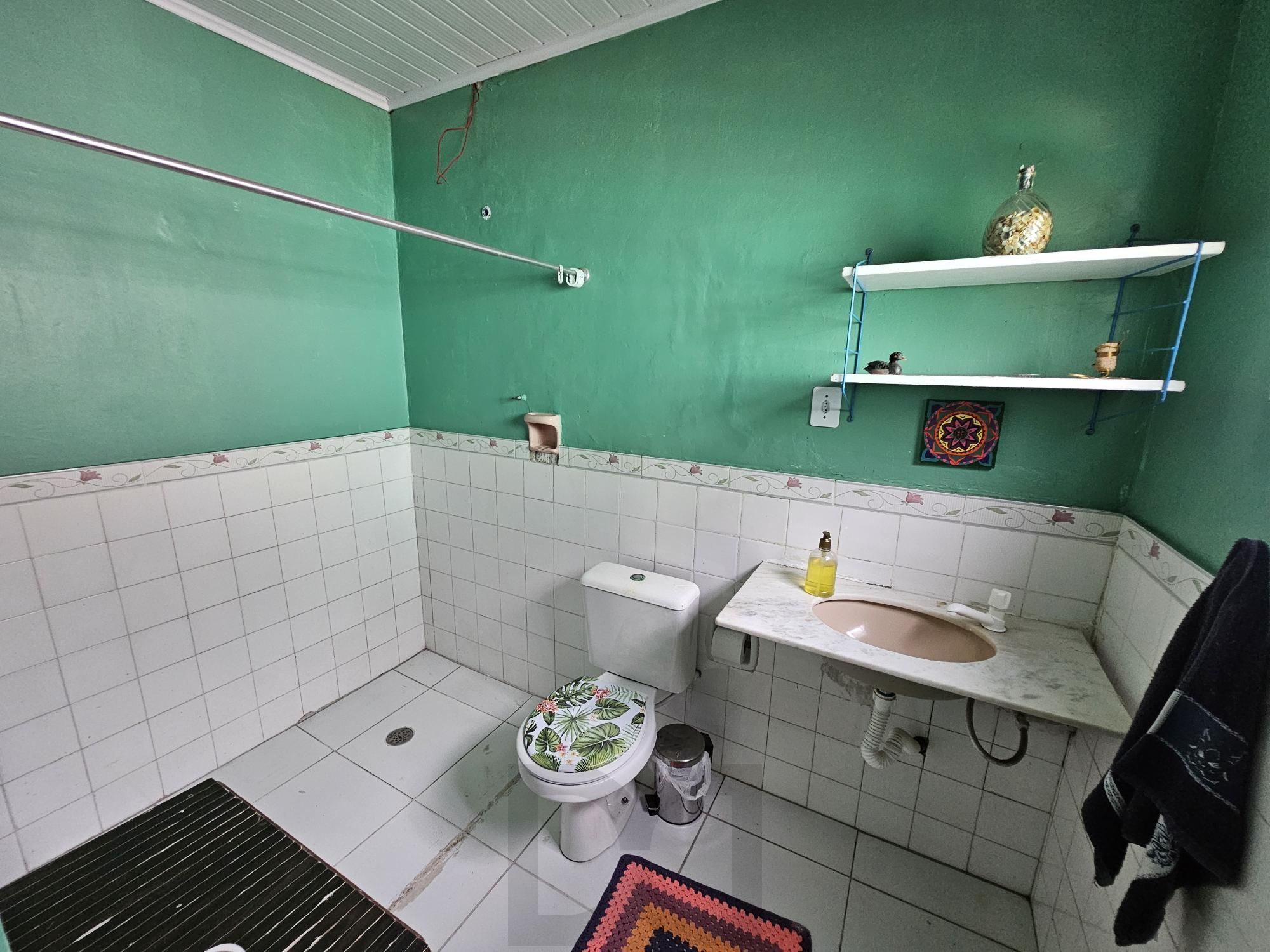 Casa 3 dormitórios e edícula com churrasqueira no bairro Medianeira ! — foto 12