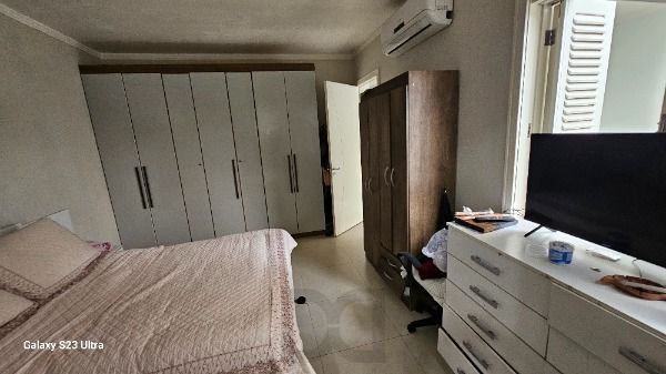 Casa em Porto Alegre, no bairro Hípica, com 3 dormitório(s), e 3 banheiros, à venda. — foto 17