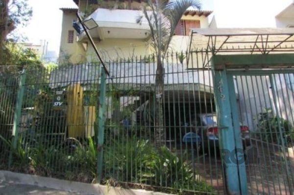 Casa em Porto Alegre, no bairro Nonoai, com 4 dormitório(s), e 4 banheiros, à venda. — foto 1