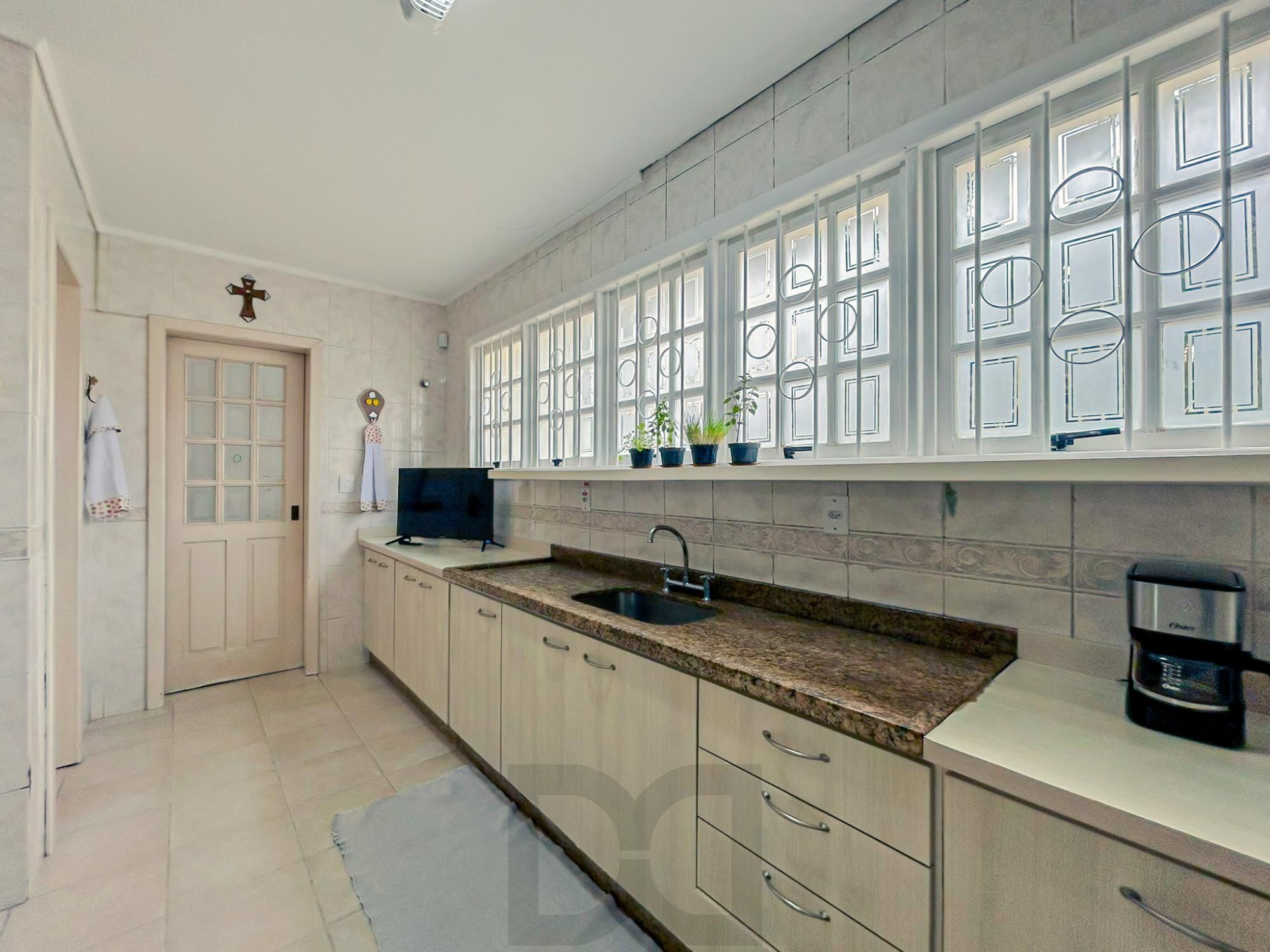 Casa 4 dormitórios 295m2 área construída bairro Nonoai — foto 24
