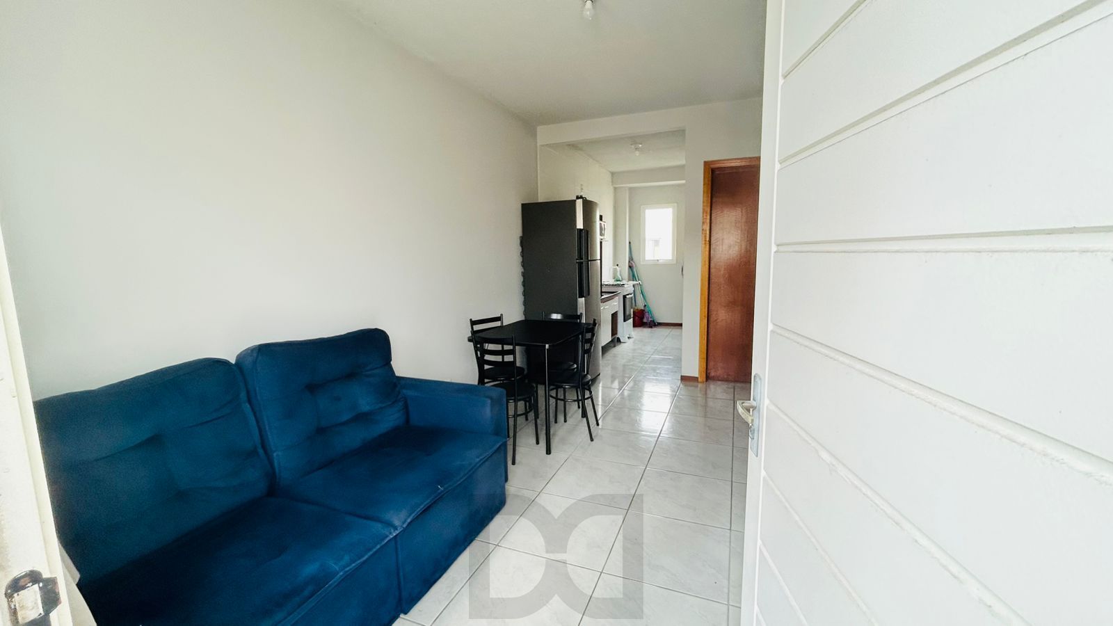 Apartamento 2 dormitórios com box e churrasqueira. — foto 2