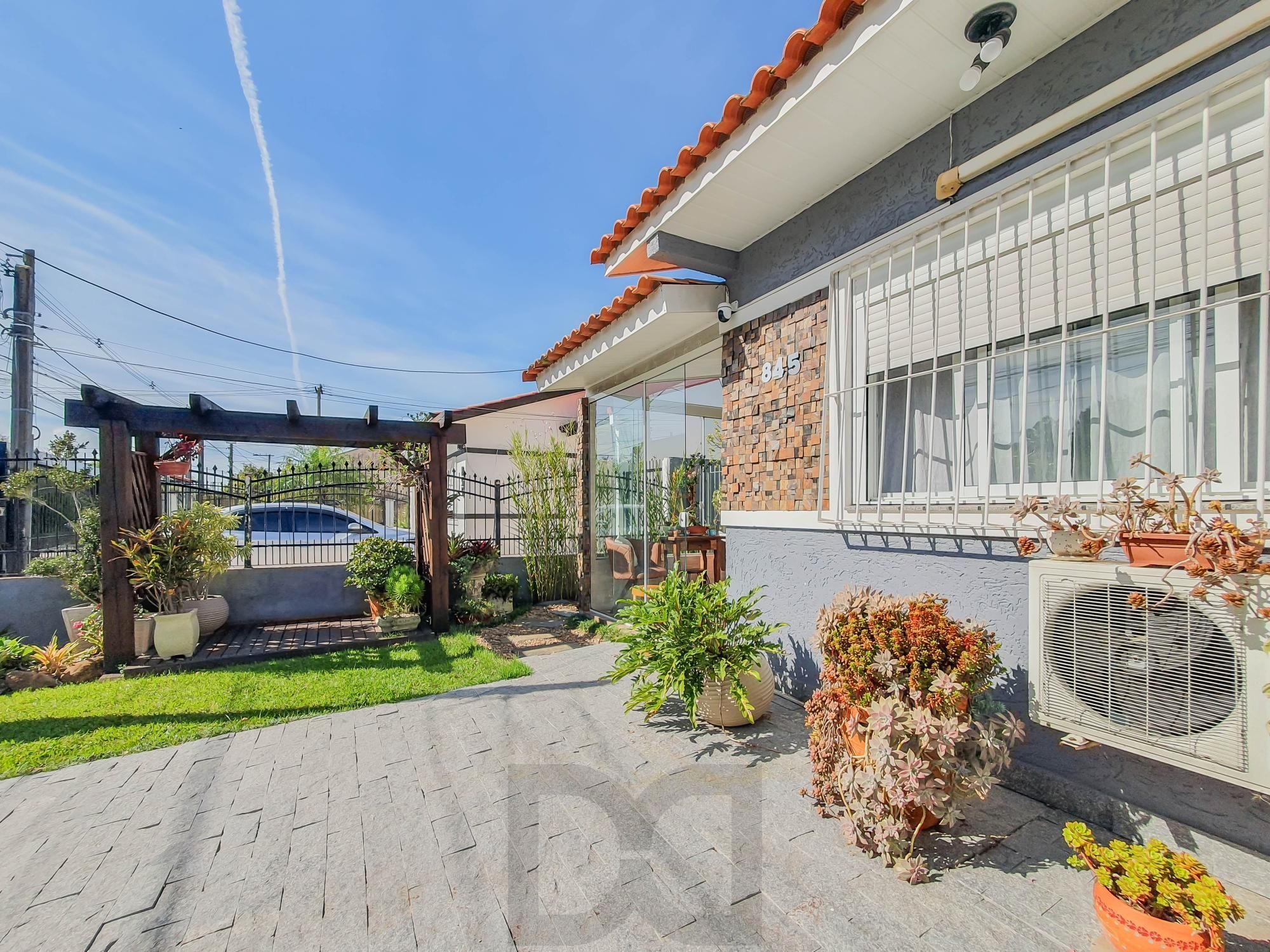 Casa térrea 3 dormitórios totalmente reformada área de churrasco coberta e entrada lateral ! — foto 4