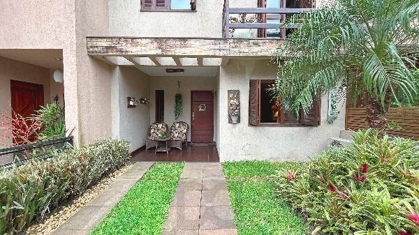 Casa em Porto Alegre, no bairro Hípica, com 3 dormitório(s), e 3 banheiros, à venda. — foto 3