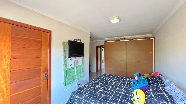 Casa em Porto Alegre, no bairro Hípica, com 3 dormitório(s), e 3 banheiros, à venda. — foto 29
