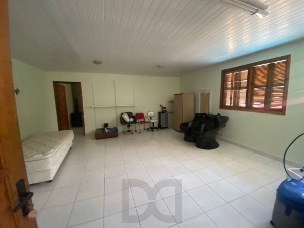 Casa para Venda - 300m², 2 dormitórios, sendo 1 suites, 2 vagas - Urubatã — foto 12
