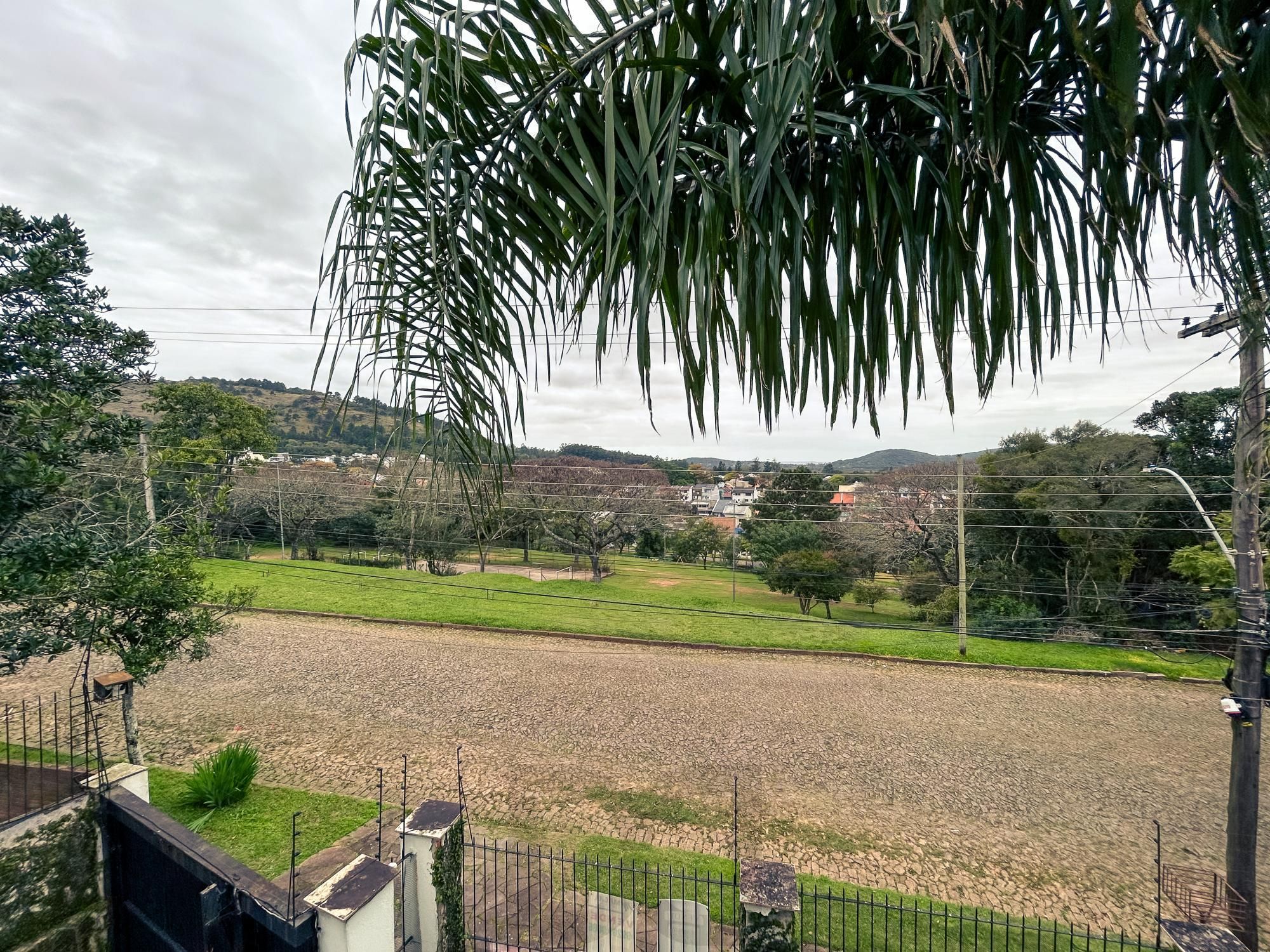 Casa em Porto Alegre, no bairro Espírito Santo, com 3 dormitório(s), e 3 banheiros, à venda. — foto 43