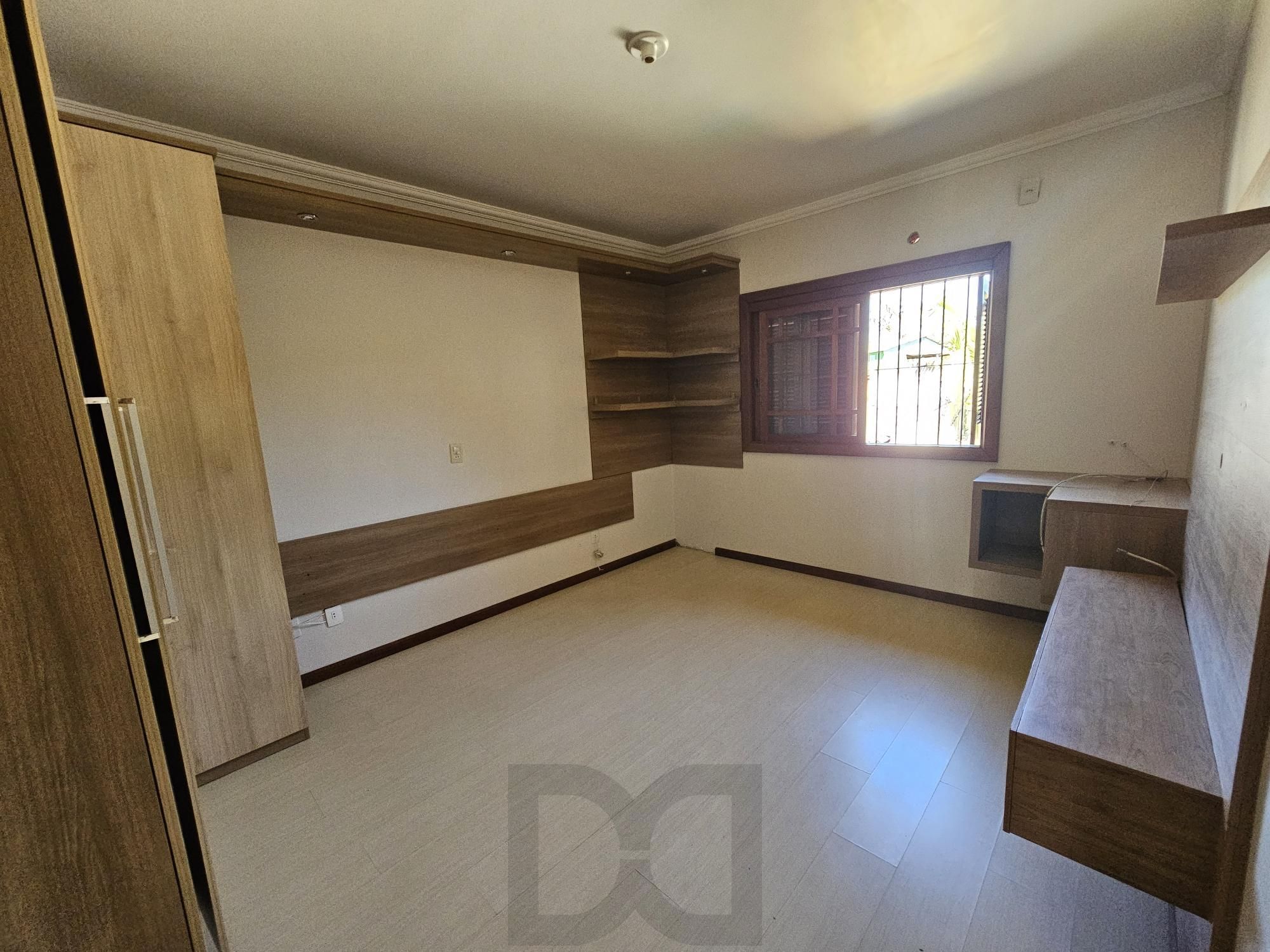 Sobrado 3 dormitórios com lareira, churrasqueira, piscina, 4 vagas garagem com 196,00m² de área construída no bairro Hípica ! — foto 25