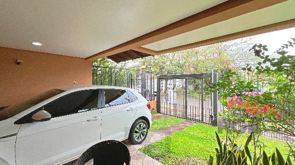 Casa em Porto Alegre, no bairro Hípica, com 3 dormitório(s), e 3 banheiros, à venda. — foto 5