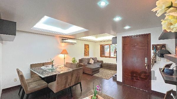Casa em Porto Alegre, no bairro Hípica, com 3 dormitório(s), e 3 banheiros, à venda. — foto 11