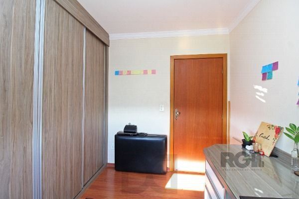 Apartamento em Porto Alegre, no bairro Nonoai, com 3 dormitório(s), com uma suíte e 1 banheiro, à venda. — foto 22