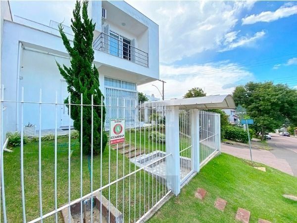 Casa em Porto Alegre, no bairro Aberta dos Morros, com 3 dormitório(s), e 3 banheiros, à venda. — foto 3