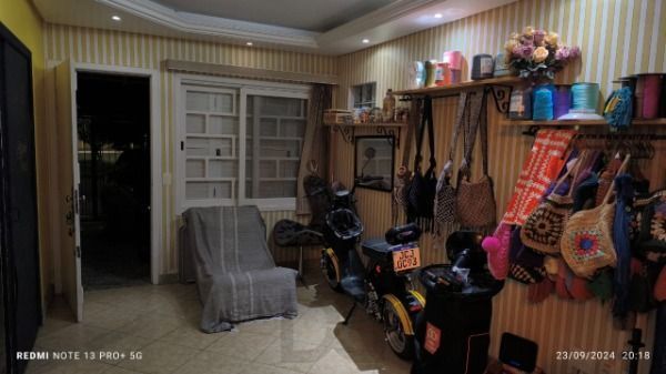 Casa em Porto Alegre, no bairro Hípica, com 3 dormitório(s), e 3 banheiros, à venda. — foto 8