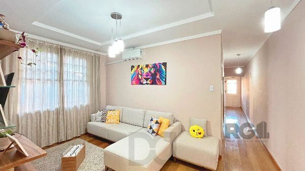 Casa em Porto Alegre, no bairro Medianeira, com 3 dormitório(s), e 3 banheiros, à venda. — foto 6