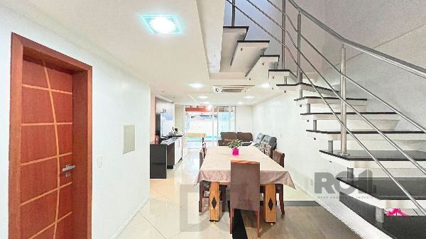 Casa em Porto Alegre, no bairro Hípica, com 3 dormitório(s), e 3 banheiros, à venda. — foto 7