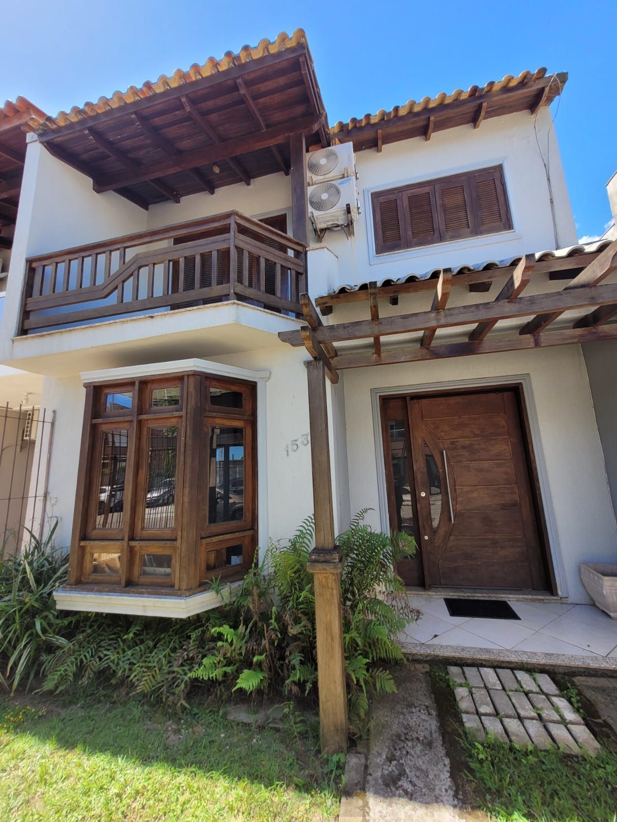 Casa Mobiliada com 3 Dormitórios à Venda — foto 3