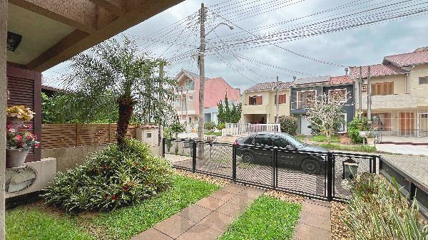 Casa em Porto Alegre, no bairro Hípica, com 3 dormitório(s), e 3 banheiros, à venda. — foto 4