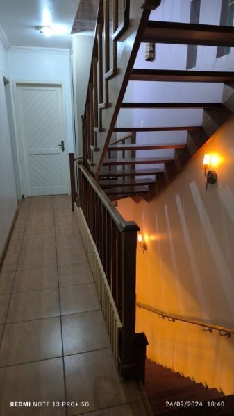 Casa em Porto Alegre, no bairro Hípica, com 3 dormitório(s), e 3 banheiros, à venda. — foto 9
