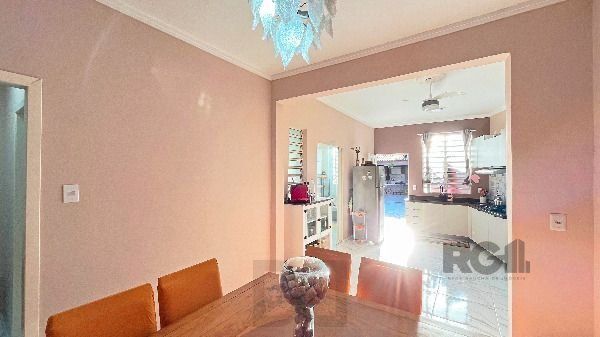 Casa em Porto Alegre, no bairro Medianeira, com 3 dormitório(s), e 3 banheiros, à venda. — foto 10